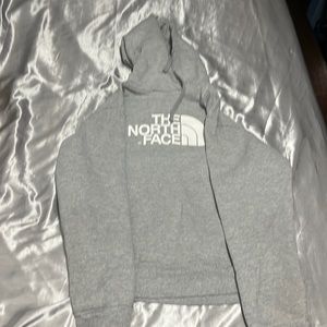 North face pull over